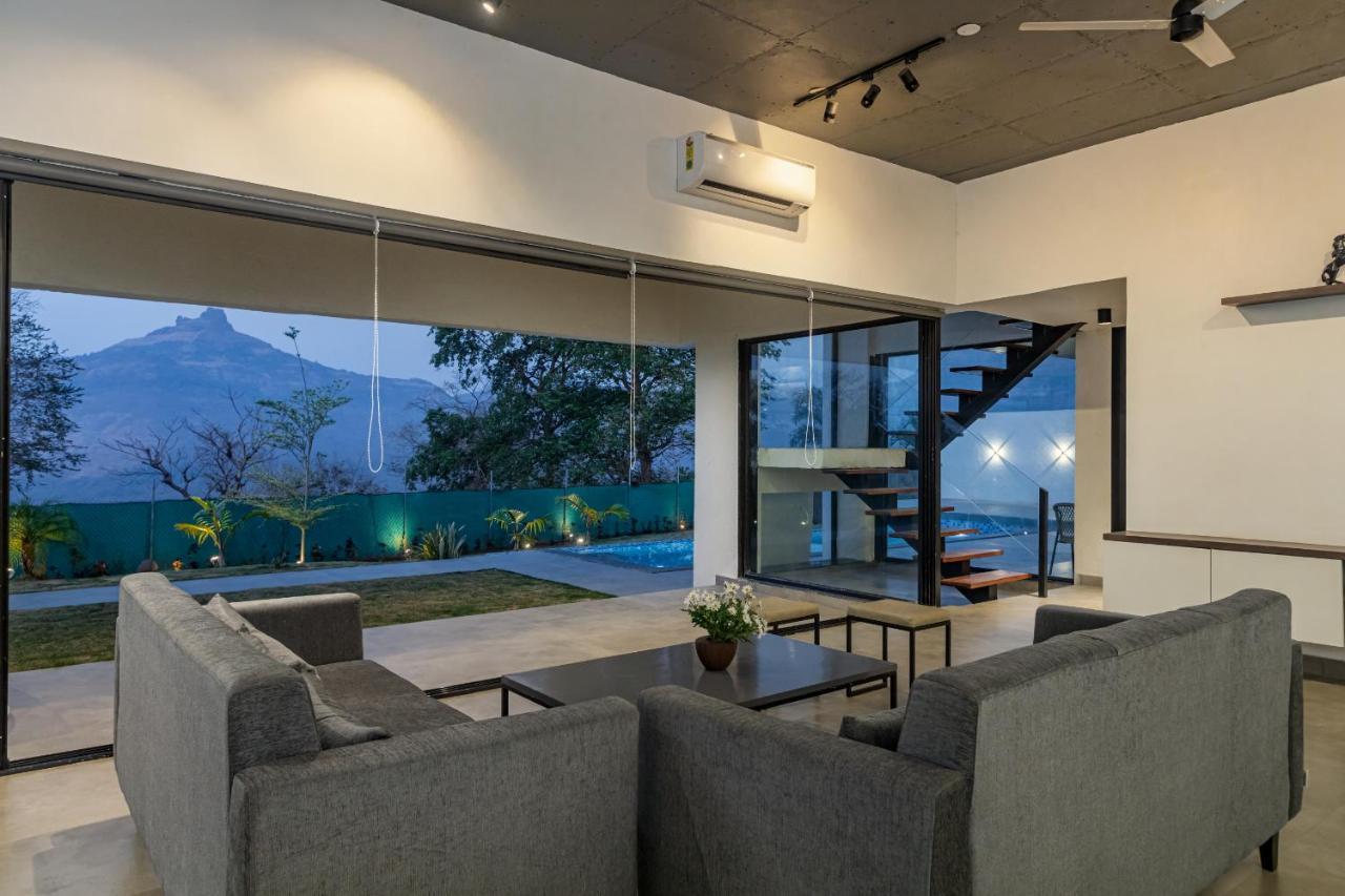 Saffronstays Stargazer, Karjat - Luxury Pool Villa With Lake View Esterno foto