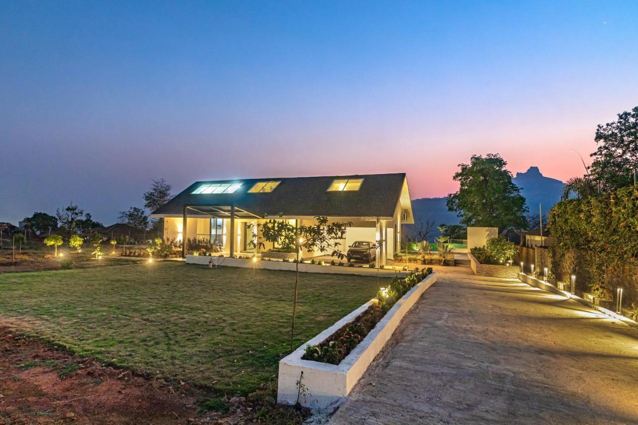 Saffronstays Stargazer, Karjat - Luxury Pool Villa With Lake View Esterno foto