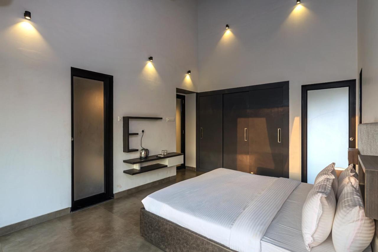 Saffronstays Stargazer, Karjat - Luxury Pool Villa With Lake View Esterno foto