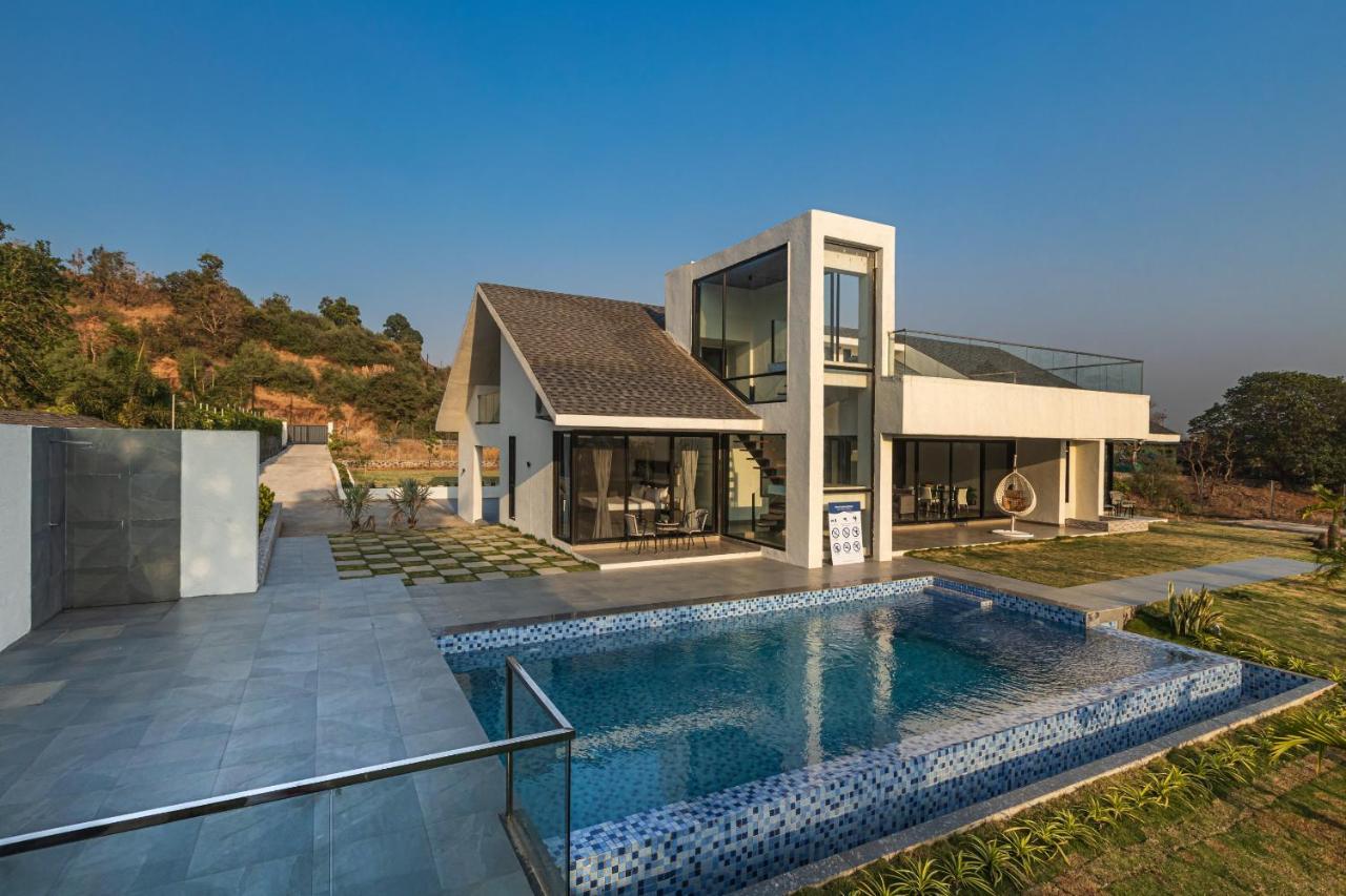 Saffronstays Stargazer, Karjat - Luxury Pool Villa With Lake View Esterno foto